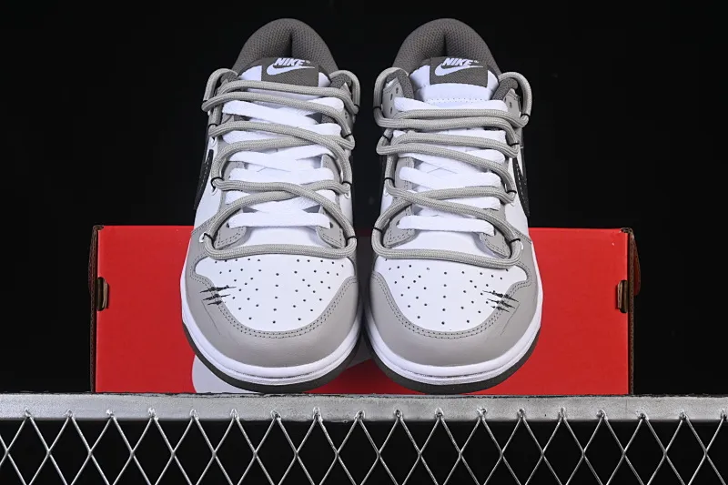 All Categories Nk SB Dunk Series Nk SB Dunk Low High-end Customized Low-top Shoes Nike SB Dunk Low "Just Do It" Straps Anniversary High-end Customized Low-top Casual Shoes HF5441-111